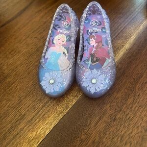 Size 6 frozen light up shoes